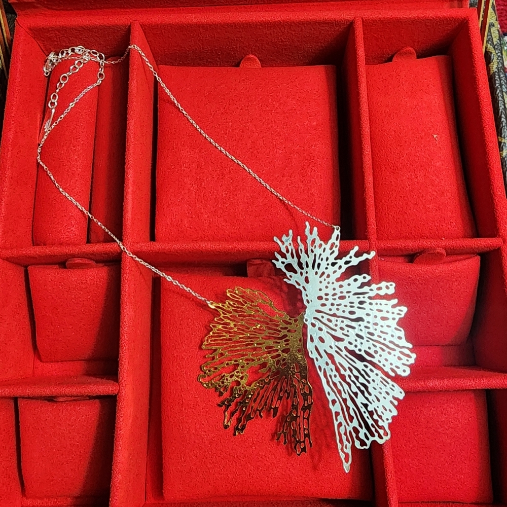 Beautiful Organic Shaped Necklace